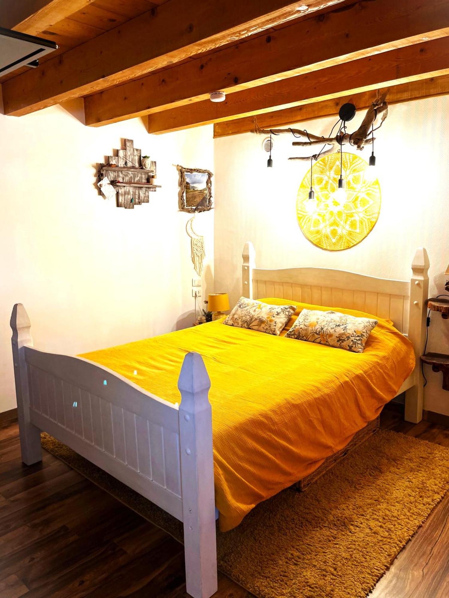 EygliersCozy Mini House With Beautiful Viewsアパートメント エクステリア 写真