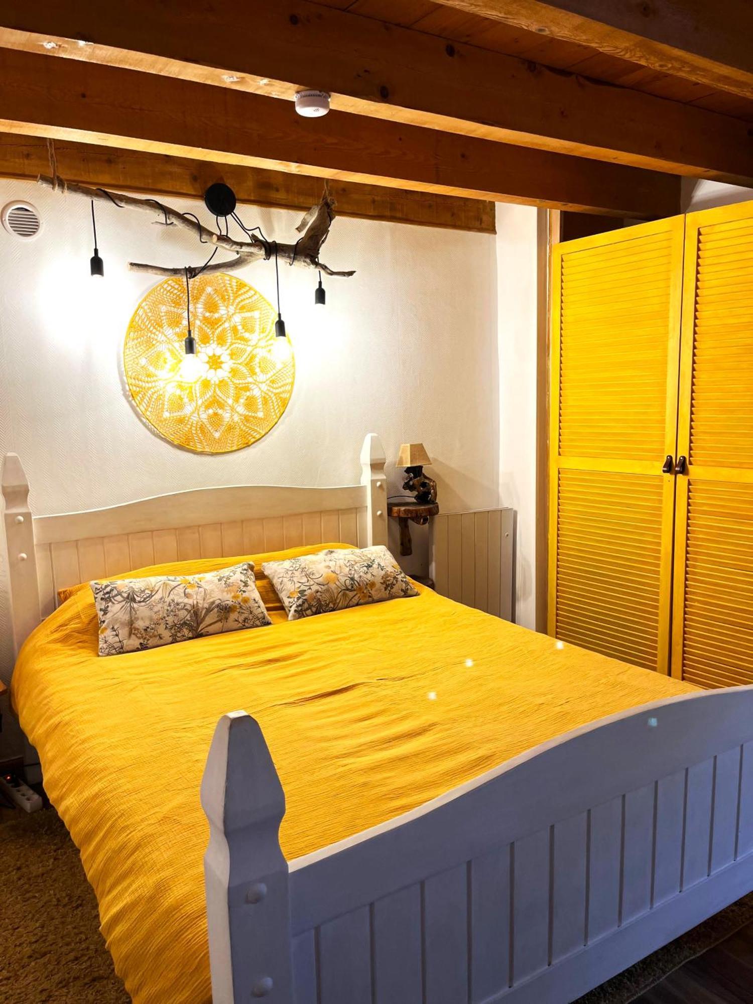 EygliersCozy Mini House With Beautiful Viewsアパートメント エクステリア 写真