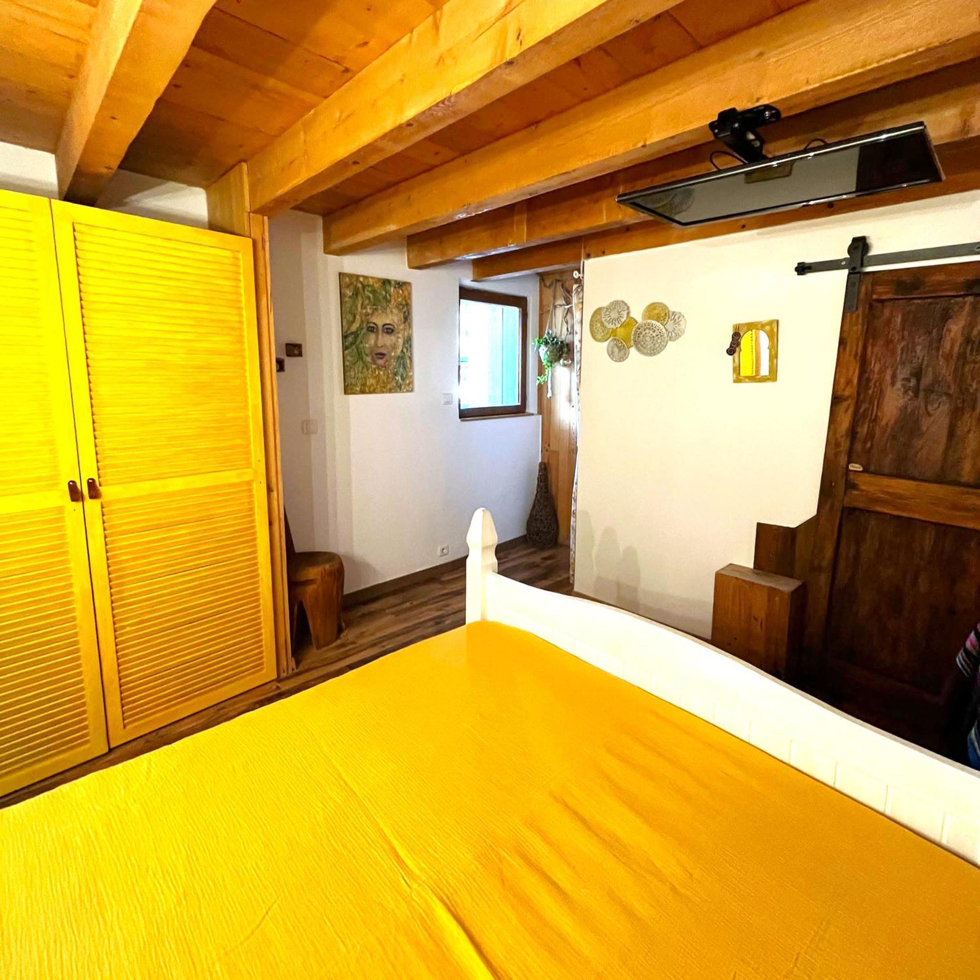 EygliersCozy Mini House With Beautiful Viewsアパートメント エクステリア 写真