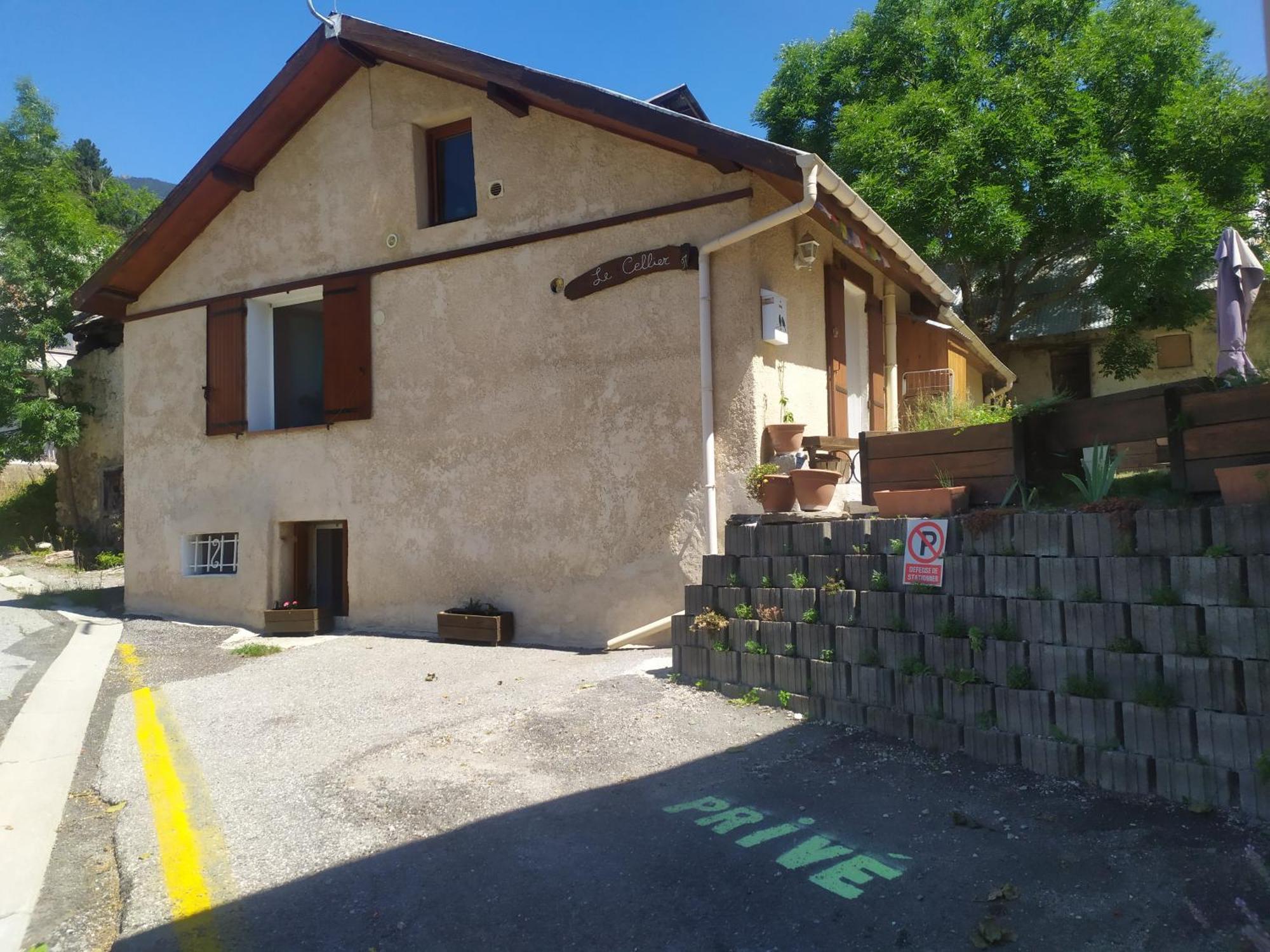 EygliersCozy Mini House With Beautiful Viewsアパートメント エクステリア 写真